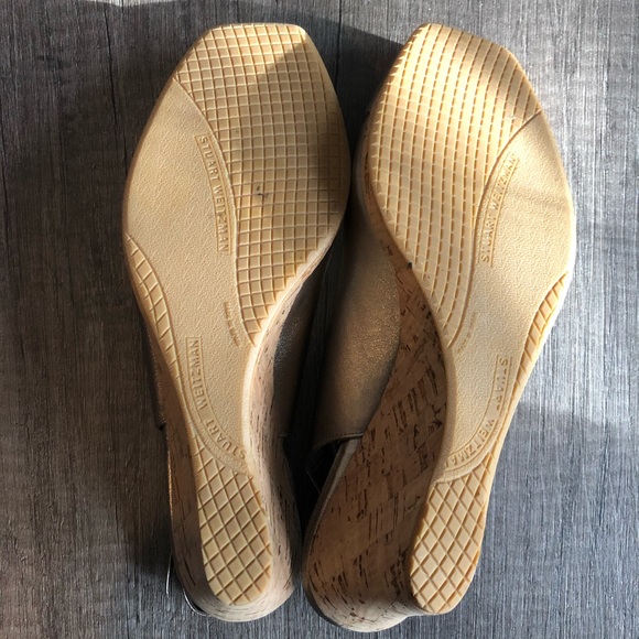 Stuart Weitzman Gold Peep Toe Cork Wedges sz 8M - Picture 7 of 9